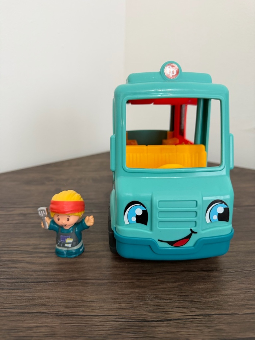 Fisher-Price Little People Taco Food Truck Playset with Worker Figure